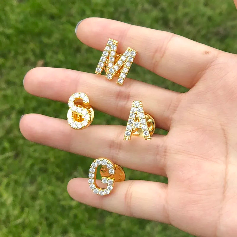Crystal A-Z Letter Brooches for Women Initial Name Brooch Pins for Suit Shirt Collar Accessories New Rhinestone Brooch Jewelry