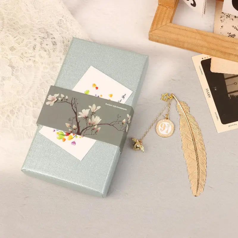 1pcs Creative Vintage Metal Feather Bookmark With Golden Wings Spherical Charm For Book Lovers Reading Gifts - élise & madelyn