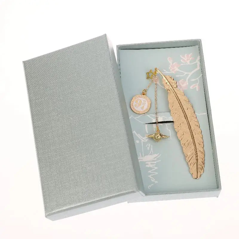 1pcs Creative Vintage Metal Feather Bookmark With Golden Wings Spherical Charm For Book Lovers Reading Gifts - élise & madelyn