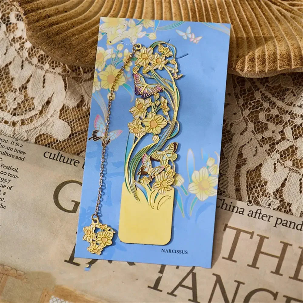 Aesthetic Stationery Metal Bookmark Hollow Flower Painting Bookmarks Student Reading Book Clip Book Accessories Teacher Gift - élise & madelyn