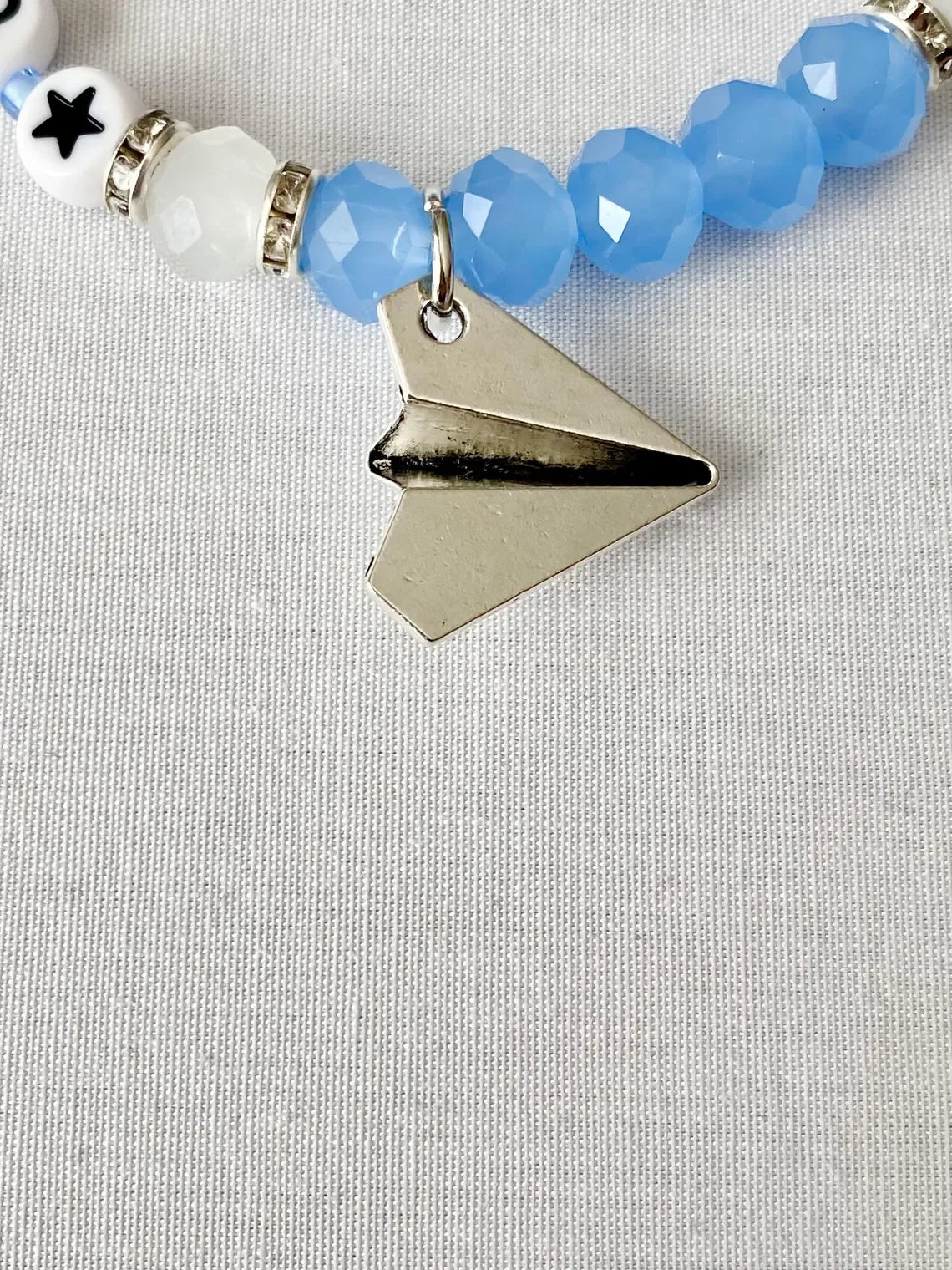 1989 Friendship Bracelet 1989 Out of the Woods Taylor Inspired Paper Airplane Bracelet Taylor Jewelry Taylor Merch Taylor Gift Ideas - élise & madelyn