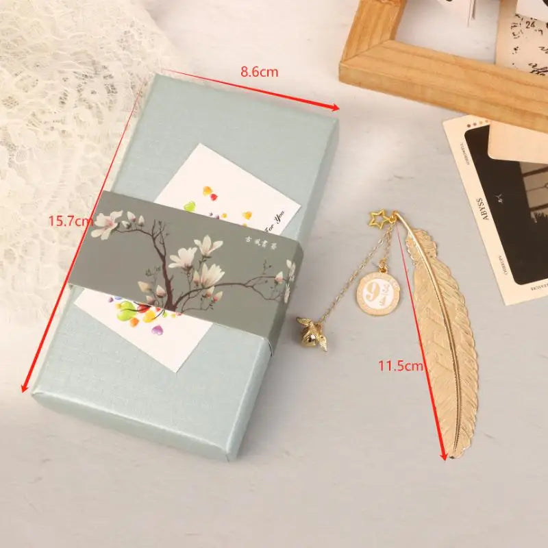 1pcs Creative Vintage Metal Feather Bookmark With Golden Wings Spherical Charm For Book Lovers Reading Gifts - élise & madelyn