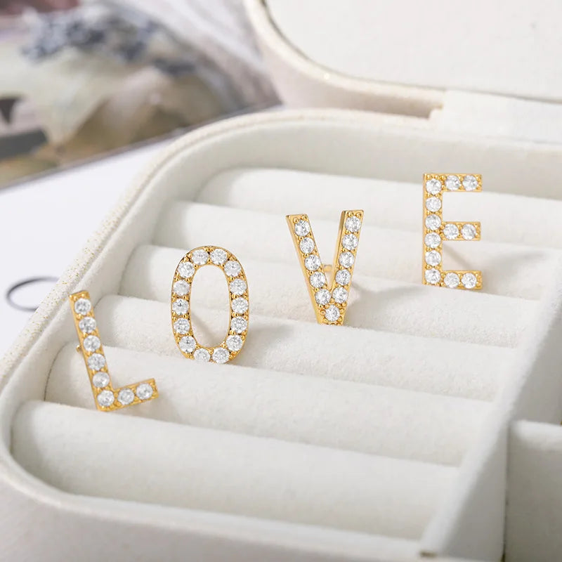 Crystal A-Z Letter Brooches for Women Initial Name Brooch Pins for Suit Shirt Collar Accessories New Rhinestone Brooch Jewelry