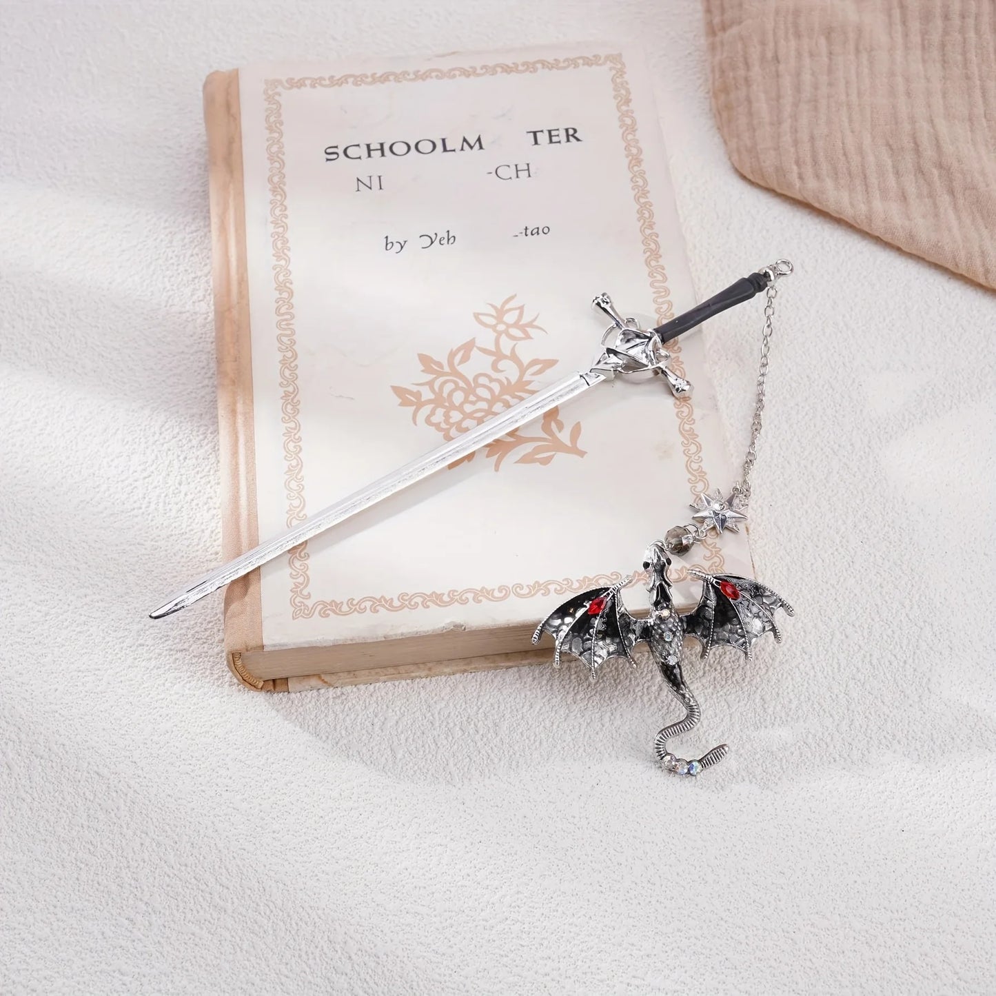 1pc Alloy Sword Dragon Bookmark, Birthday Gift for Book Lovers and Readers, Fantasy Bookworm Silver Gold Gold Pendant - élise & madelyn