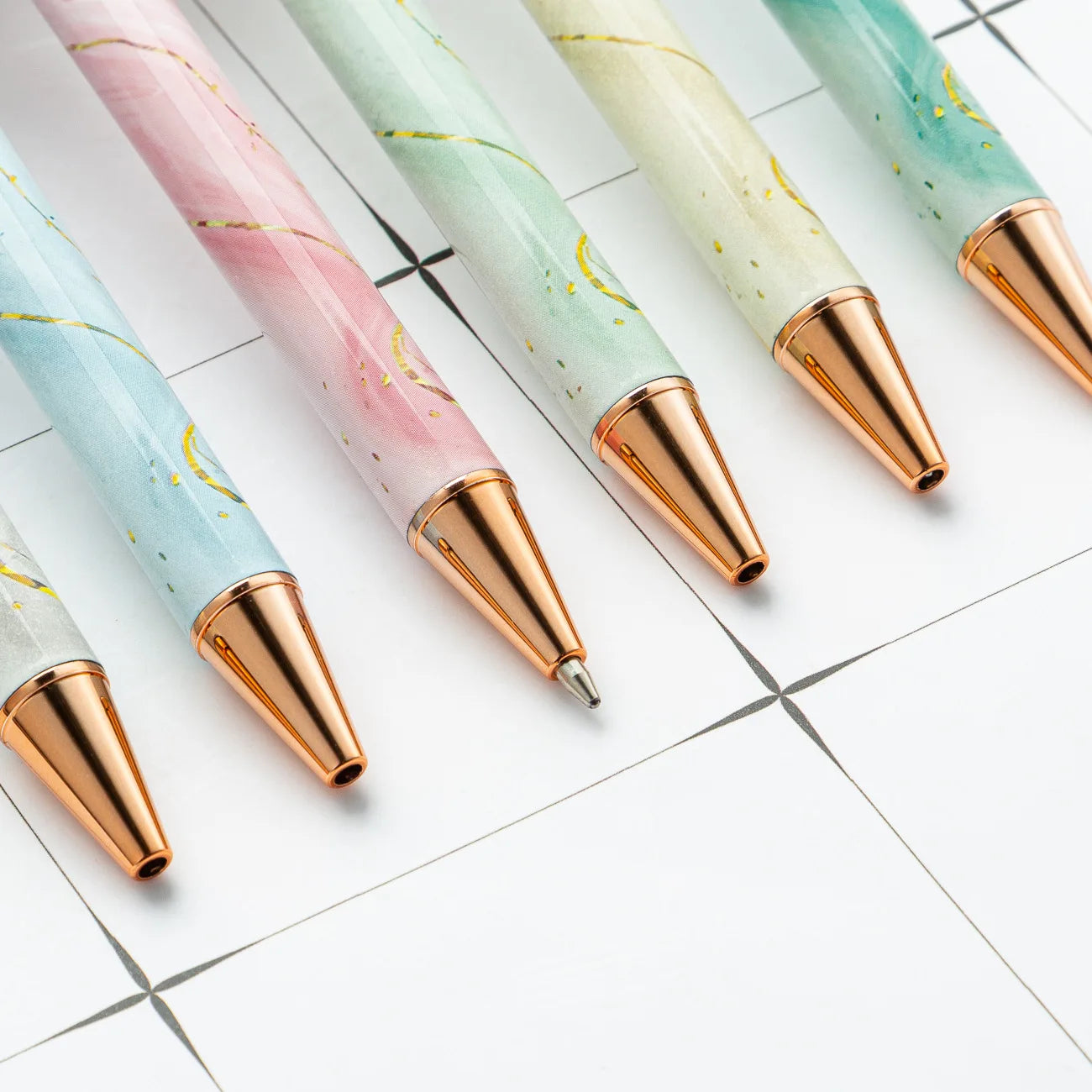 30PCS  Wholesale Metal Ballpoint Pen with Pressed Core Hotel Conference Advertising Pen Multi color Flower Film Ballpoint Pen - élise & madelyn