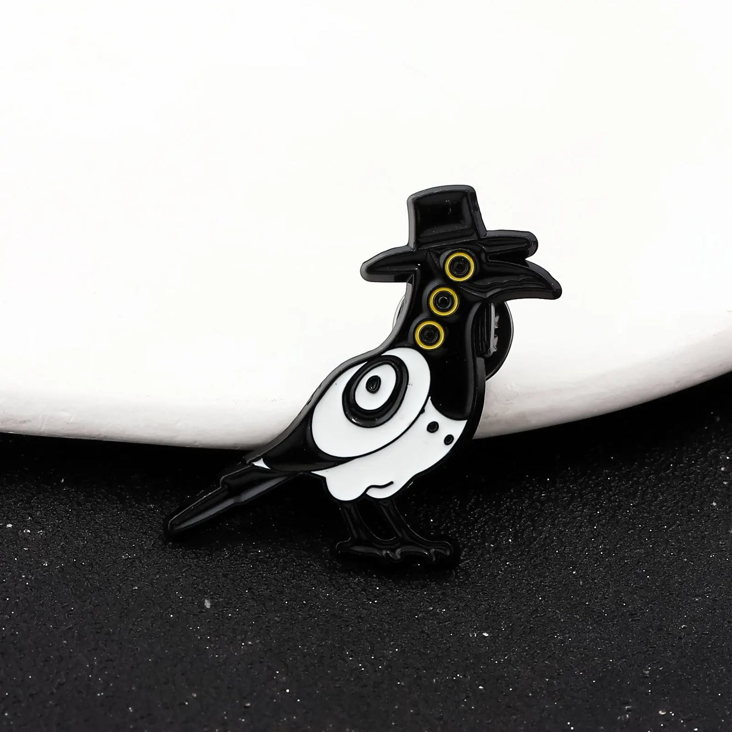 Bird and Tiger Enamel Pin Brooches For Women Men Kpop Lapel Badge on Backpack Costume Accessorie Fashion Jewelry Gift for Friend