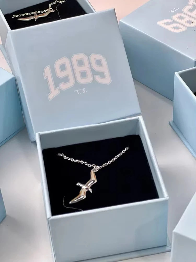 1989-Inspired Silver Seagull Necklace — Minimalist Clavicle Pendant - élise & madelyn