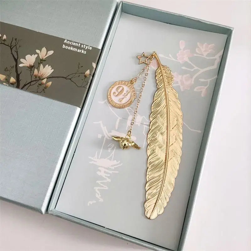 1pcs Creative Vintage Metal Feather Bookmark With Golden Wings Spherical Charm For Book Lovers Reading Gifts - élise & madelyn